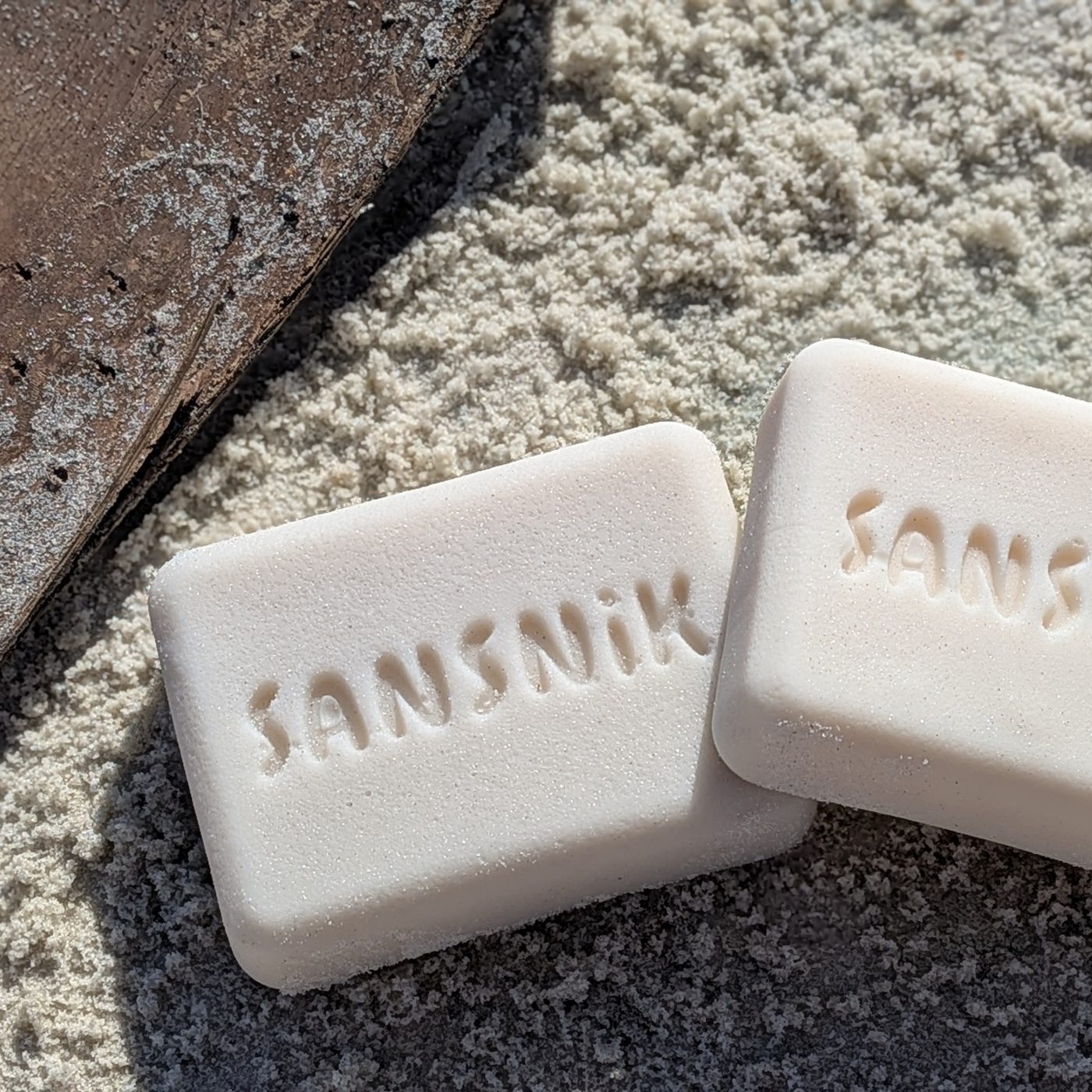 SANSNiK studio still 147
