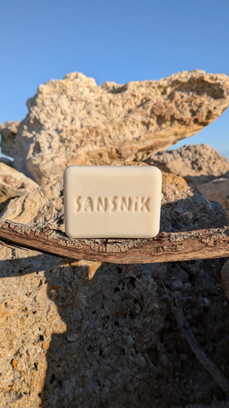 SANSNiK studio still 211